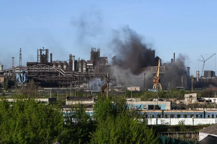 Мариуполь в период вывода гражданских лиц с завода Азовсталь. ДНР/Украина