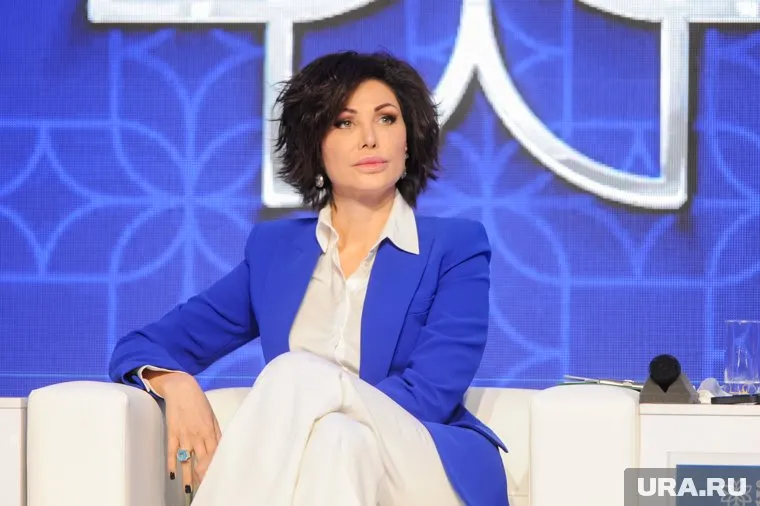 Первая леди Челябинской области посетила коррекционную школу, которой подарила сенсорно-динамический зал