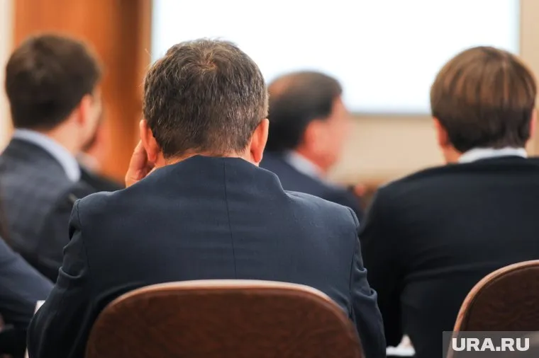 Главам свердловских городов прочли лекцию о выборах в других регионах