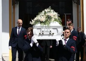 «Ее вера в светлое и хорошее — всегда с нами»: друзья и коллеги вспомнили, какой была Заворотнюк