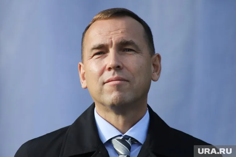 Губернатор Вадим Шумков отдал часть зарплат чиновников детям