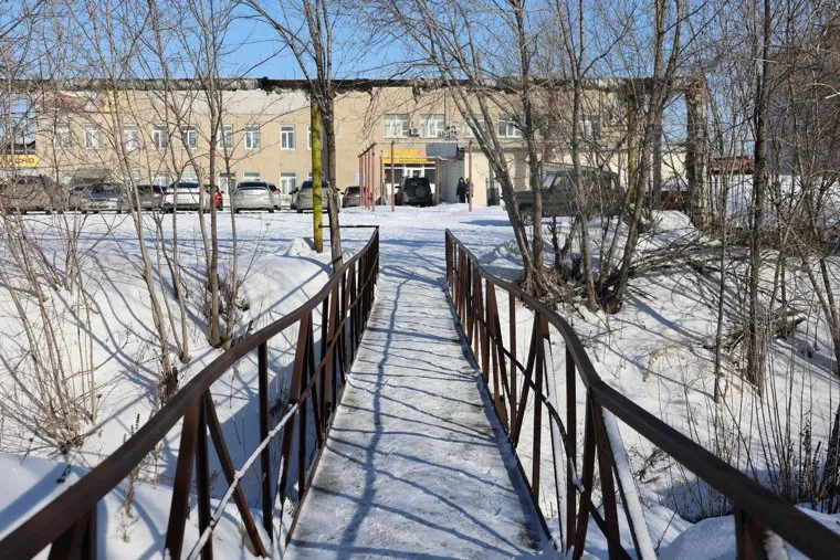 Мост. Курган