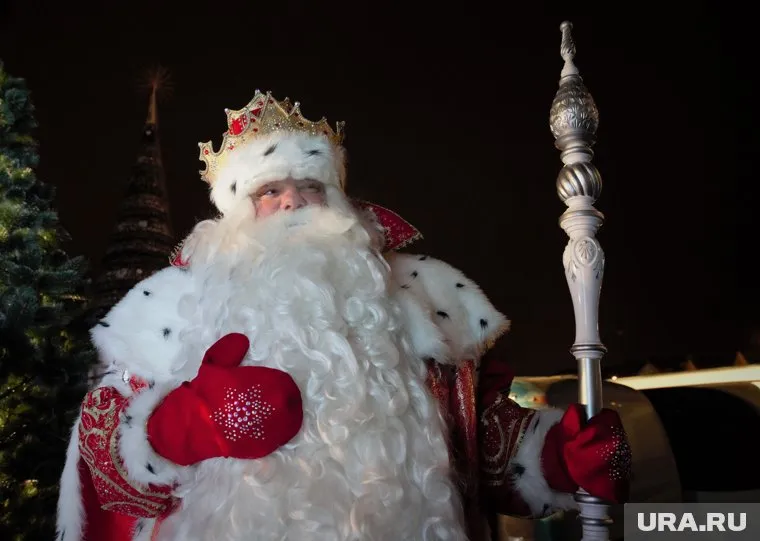 От Деда Мороза в метро остались посох и борода