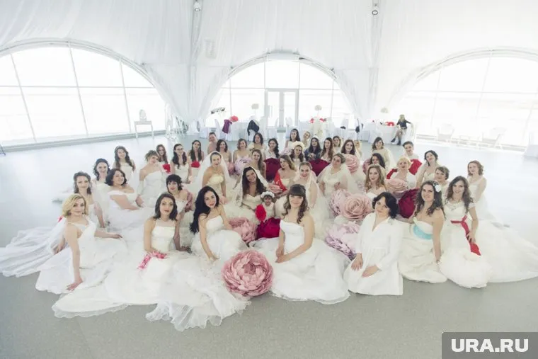 К участию приглашаются все желающие девушки женщины