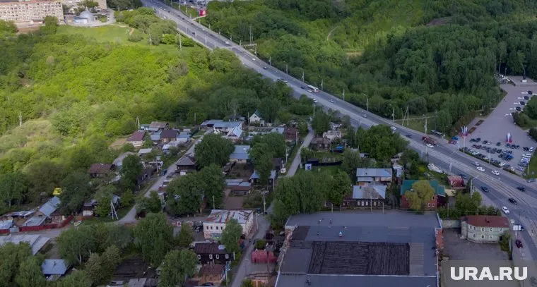 На территории много частных домов