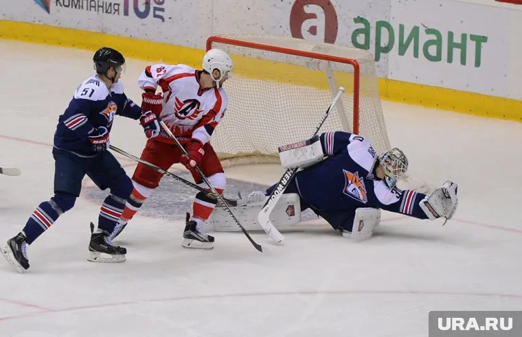 Владислав Еременко повредил во время игры колено