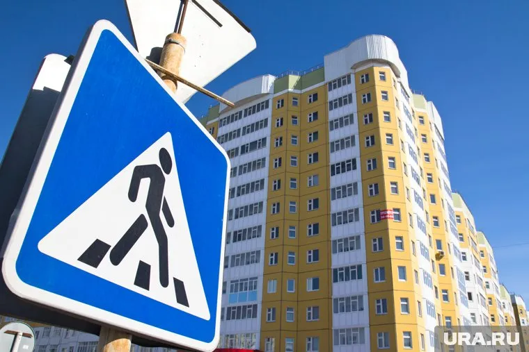 В Нижневартовске подростки используют дорожные знаки как распятие 