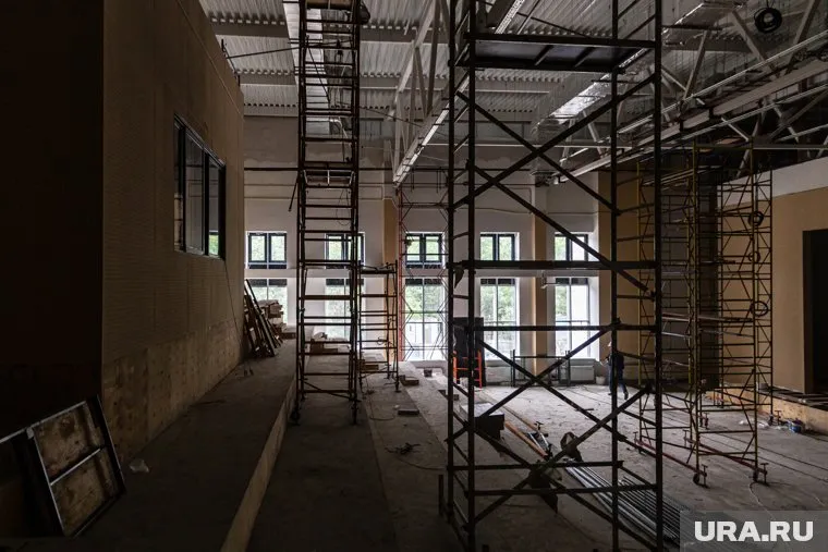 Здания Макушинской школы №2 ремонтируют (фото из архива)