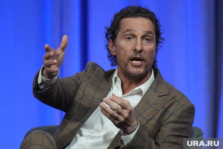 По словам актера, он многое понял в политике, когда «накануне пил текилу с губернаторами»