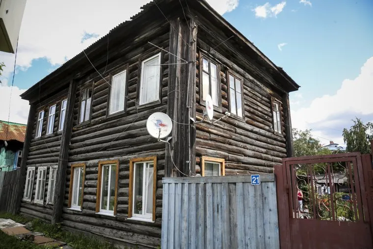 Аварийный дом № 21 по улице Орловская. Тюмень