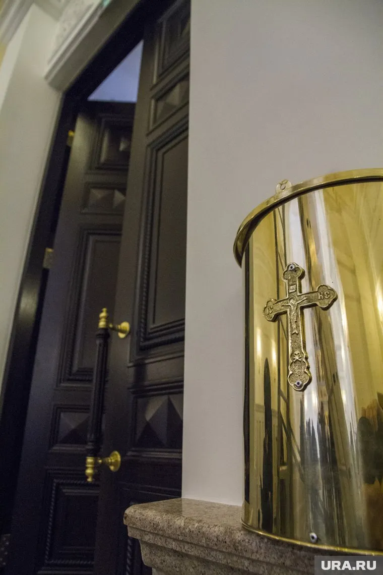 Святая вода должна помочь излечить горожан от пьянства