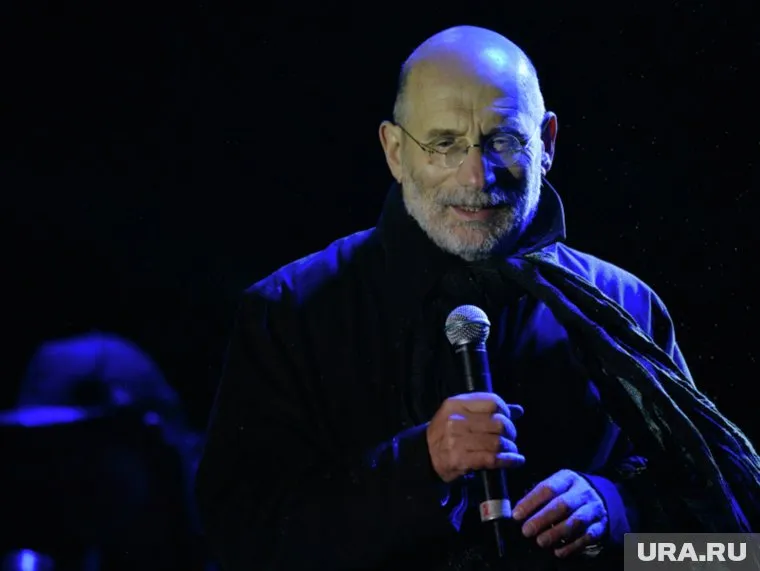 Дело на Акунина* возбудили после его разговора с Вованом и Лексусом