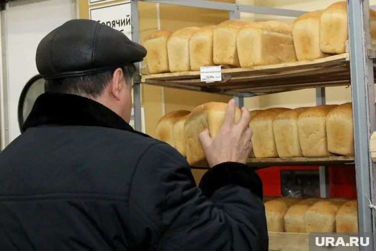 Хлеб поваляли на дороге, а потом продали в магазине