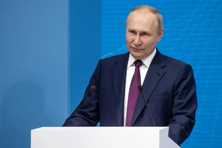 Владимир Путин на пленарном заседании форума АСИ. Москва