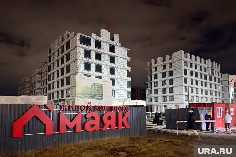 В Кургане устанавливают причины возгорания на стройке жилого комплекса