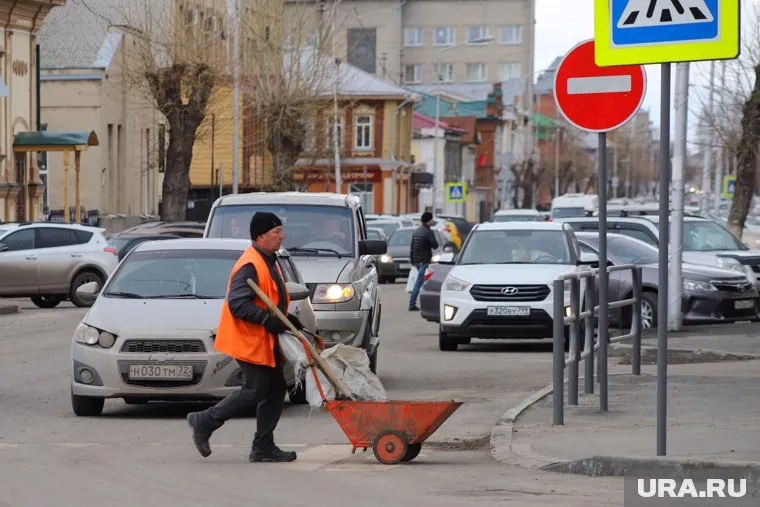 Челябинцы не хотят, чтобы их дети работали дворниками