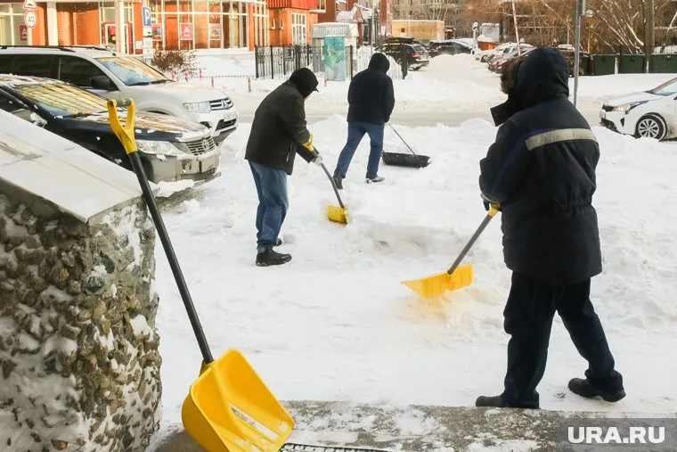 Рабочие выйдут для уборки города от снега в помощь 266 единицам техники