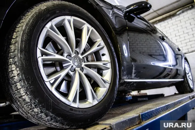 В России — снижение показателей выпуска легковых автомобилей на 15,8%