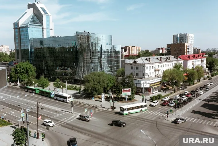 Напротив кладбища уже построены крупные бизнес-центры