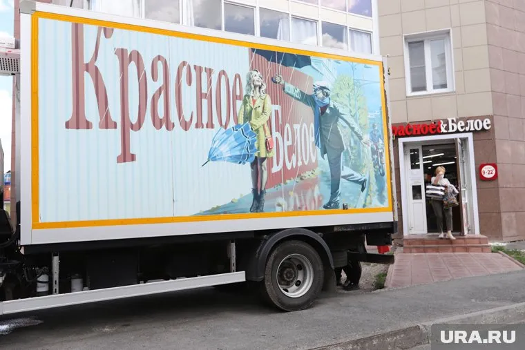 Судя по постановлению суда, вернувшийся из Италии основатель алкосети «К&Б» Сергей Студенников затянул со сдачей теста на коронавирус