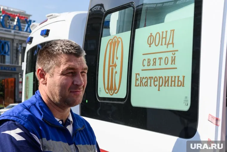 Ключи от скорых вручили водителям