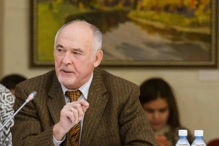 Заседание с участием Павла Крашенинникова по обсуждению Конституции РФ. Екатеринбург