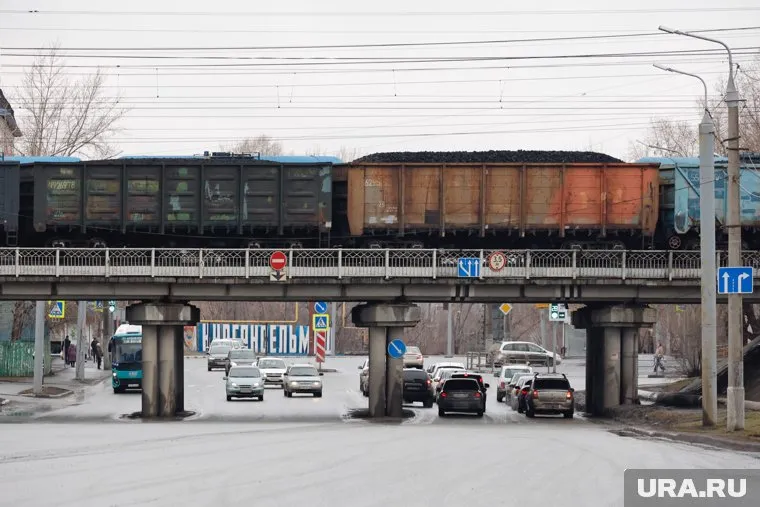 В случае необходимости под мостом в Кургане будет укрепление из песка