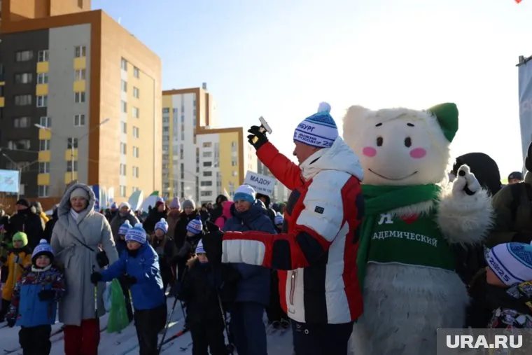 Алексей Орлов произвел символический выстрел