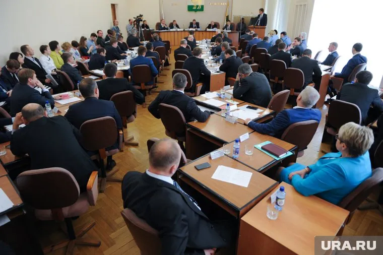 В новой думе сокращают число руководителей