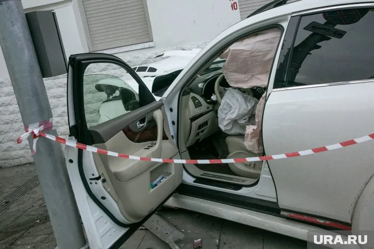 По данным СМИ, она находится в реанимации после аварии