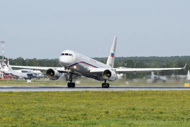 Самолет Аэрофлота в ливрее Добролета. Екатеринбург