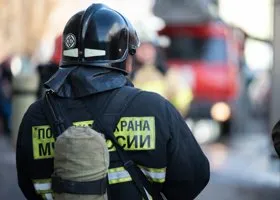 Пермское ГУ МЧС тушит пожар на 10 тысячах квадратных метров