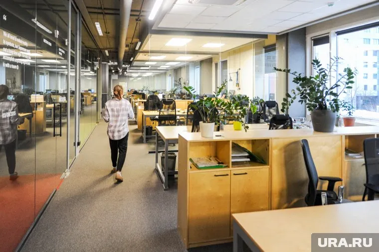 Сотрудники офисов могут попроситься на удаленку, если в помещении аномальная жара, рассказала адвокат