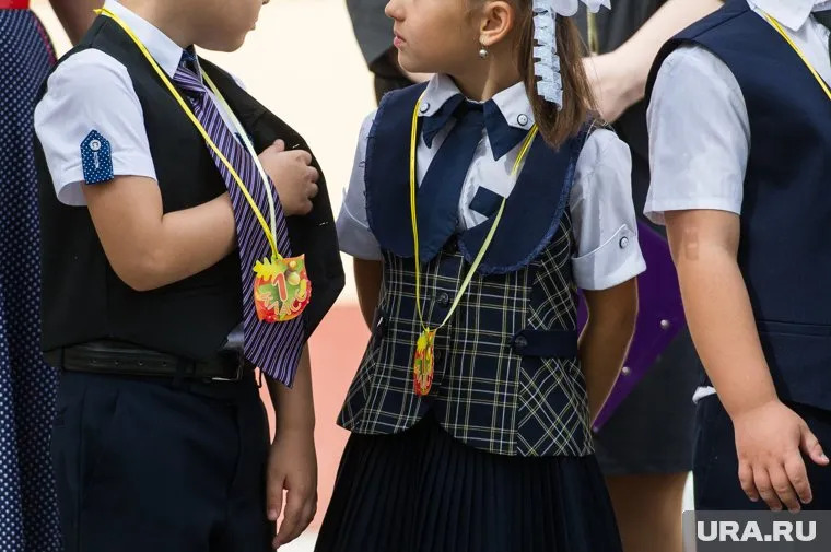 По мнению депутатов, на сборы первоклассника в школу к 1 сентября может уйти до 20 тысяч рублей