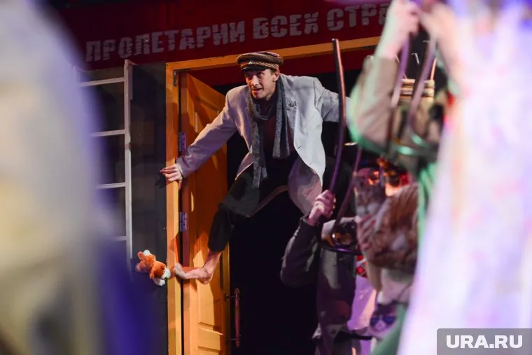 В четверг познакомимся с  приключениями Остапа Бендера в новом фильме с Сергеем Безруковым