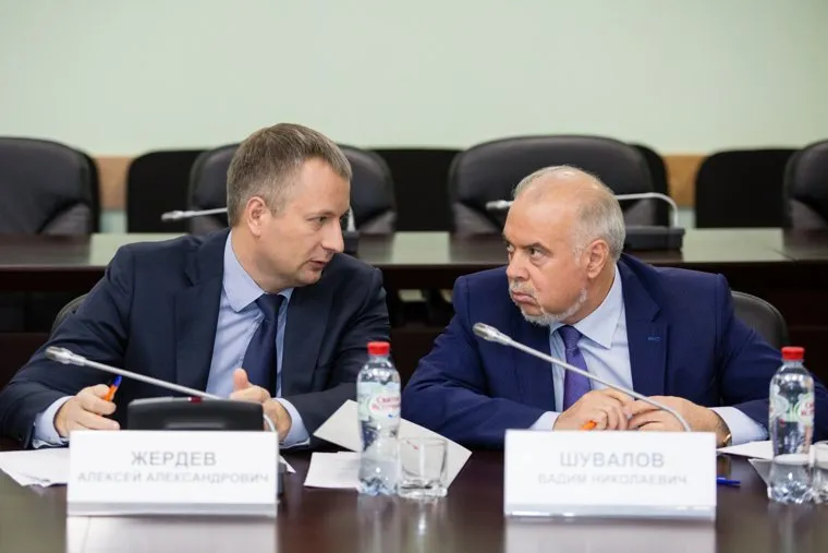 Обсуждение вырубки ботанического сада на территории парка "За Саймой". Сургут, шувалов вадим, жердев алексей