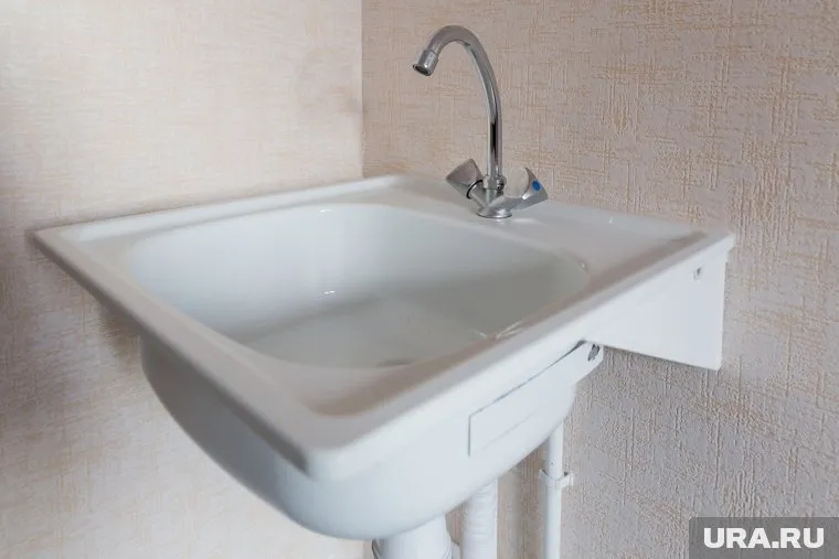 Временно ограничили подачу воды в микрорайоне в Челябинске 