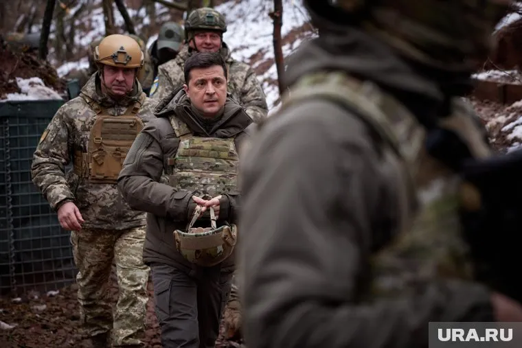 Владимир Зеленский призвал всех, кто хочет, приехать и «встать бок о бок» с украинцами