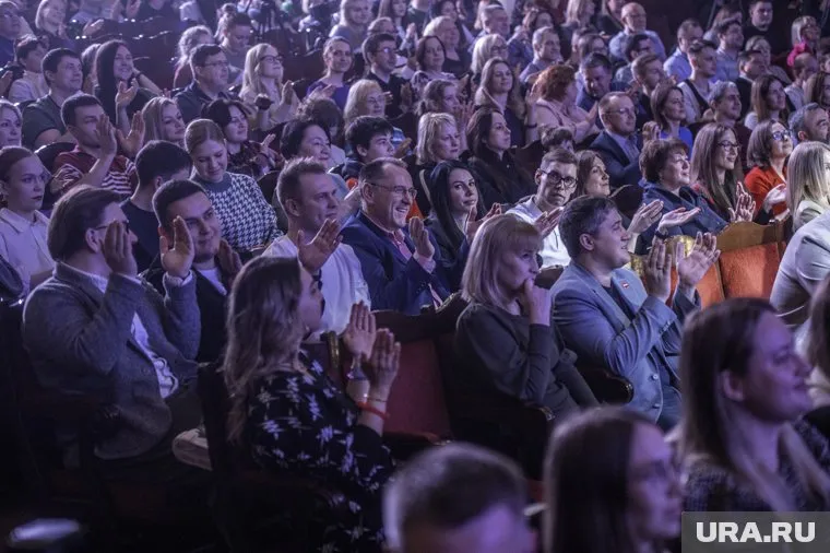 Вечер бесцензурного юмора пройдет в ДКЖ