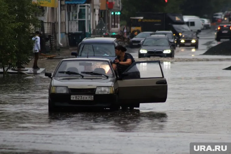 Тропические ливни в регионах РФ ожидаются с 8 по 10 августа, отметила Людмила Паршина