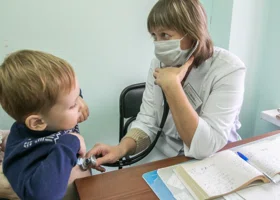 Больничный коллапс: тюменские педиатры получают нереальное количество вызовов в день