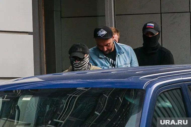 Режиссер Кирилл Серебренников сегодня узнает, поедет он в СИЗО или домой