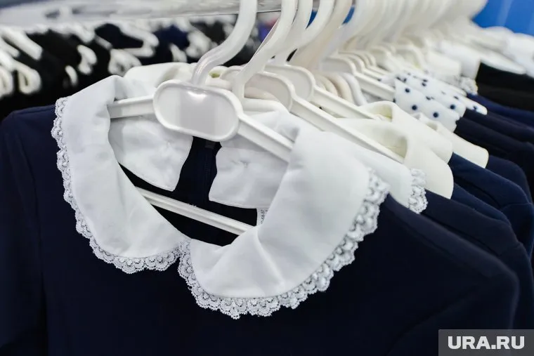 Одежду для школьников следует производить во Владимирской и Псковской областях, считает депутат