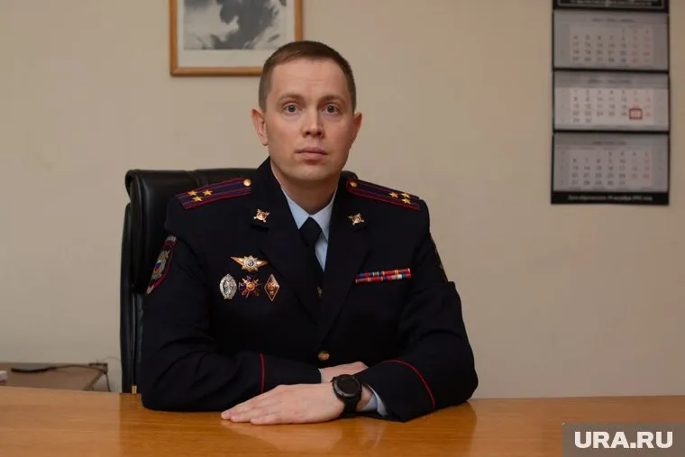 Виктору Позняку 40 лет, два года назад он уже работал в городской полиции