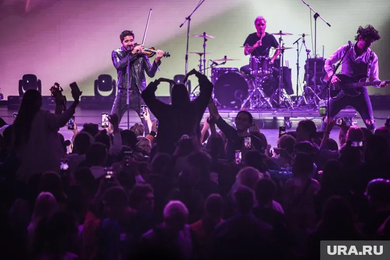 Люди звонят, чтобы не сдать билеты, а узнать, будет ли мероприятие по графику (архивное фото)