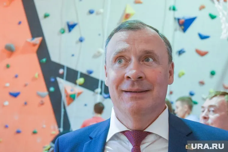 Мэр Орлов поздравил мам