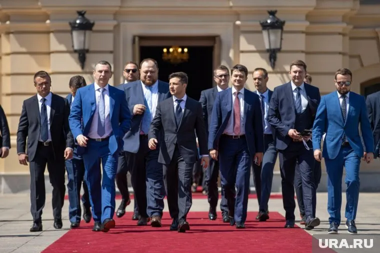 Администрация Владимира Зеленского не хочет видеть Киев столицей Украины