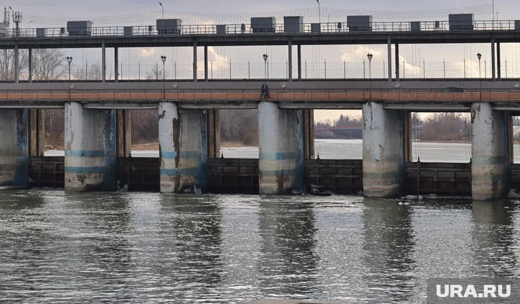 Движение через дамбу Днепрогэс перекрыли после взрывов в Запорожье