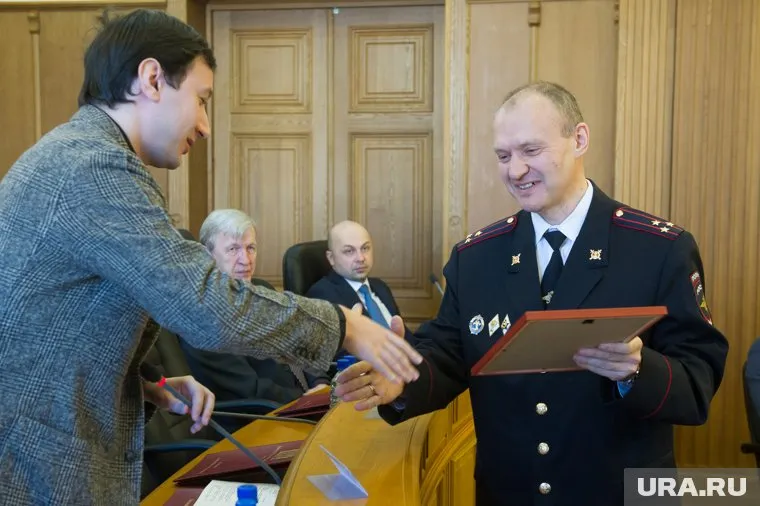 Экс-полицейского скоро привезут в Свердловскую область