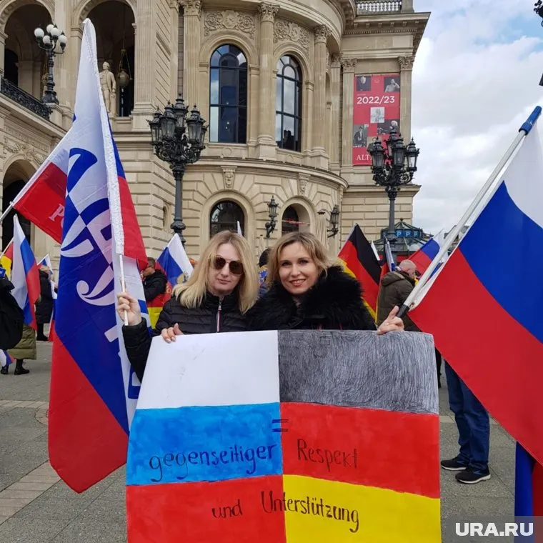 Ольга Штумпф (на фото справа) родилась в Донецке, но 20 лет прожила в Германии